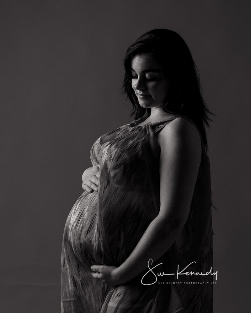 black and white maternity photography
